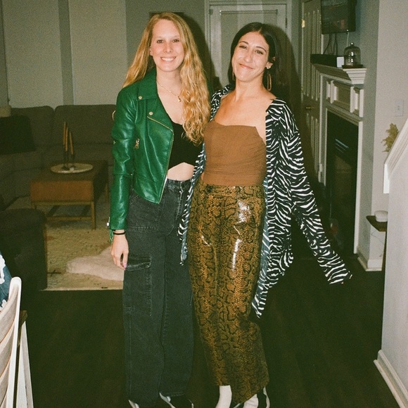 Meet Your Posher Jamie - Picture 5 of 6